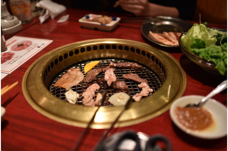 焼肉店で使われるノンダクト無煙ロースターについてご紹介