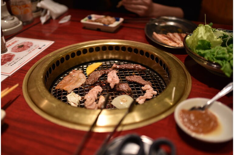 焼肉店で使われるノンダクト無煙ロースターについてご紹介 | コラム | 六本木で焼き肉店をお探しなら【株式会社 フードコネクト】